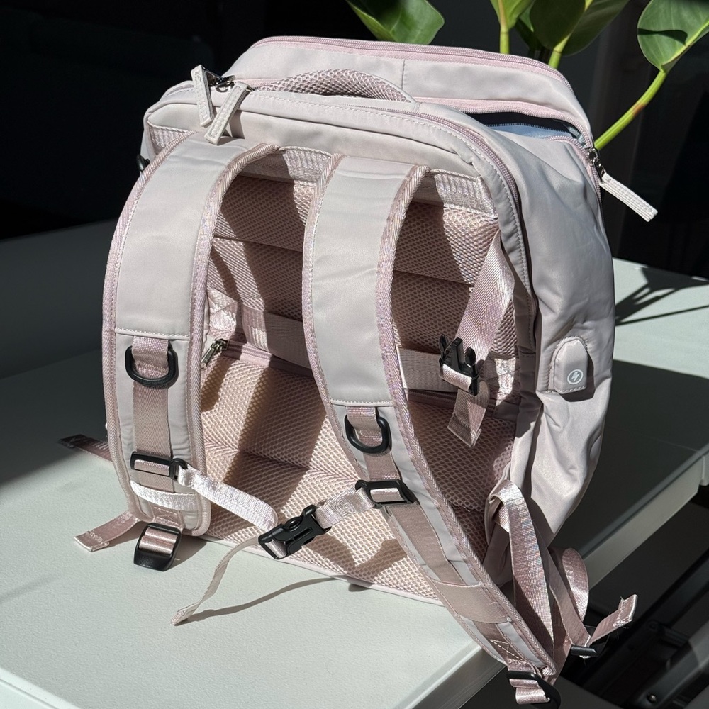 Beautiful Pink Travel Backpack with laptop compartment***NOT BEIS** - Picture 2 of 14